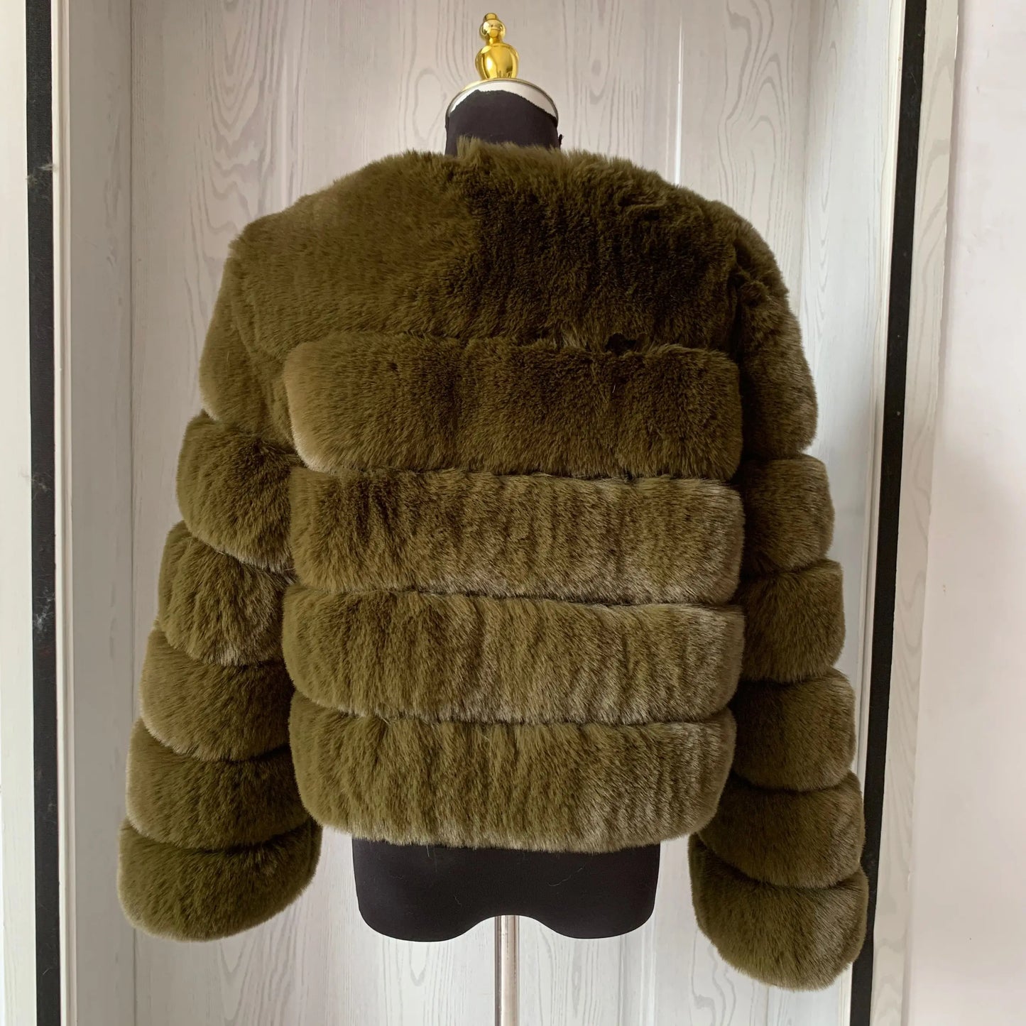 Winter Glam: High Quality Fur Jacket