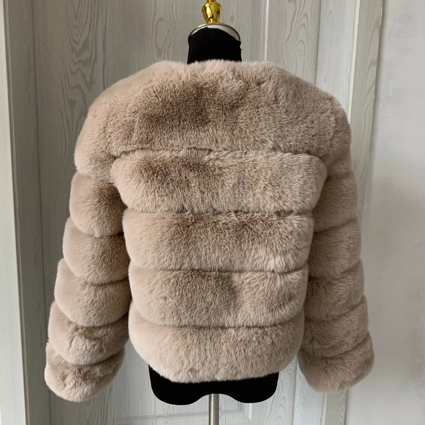 Winter Glam: High Quality Fur Jacket