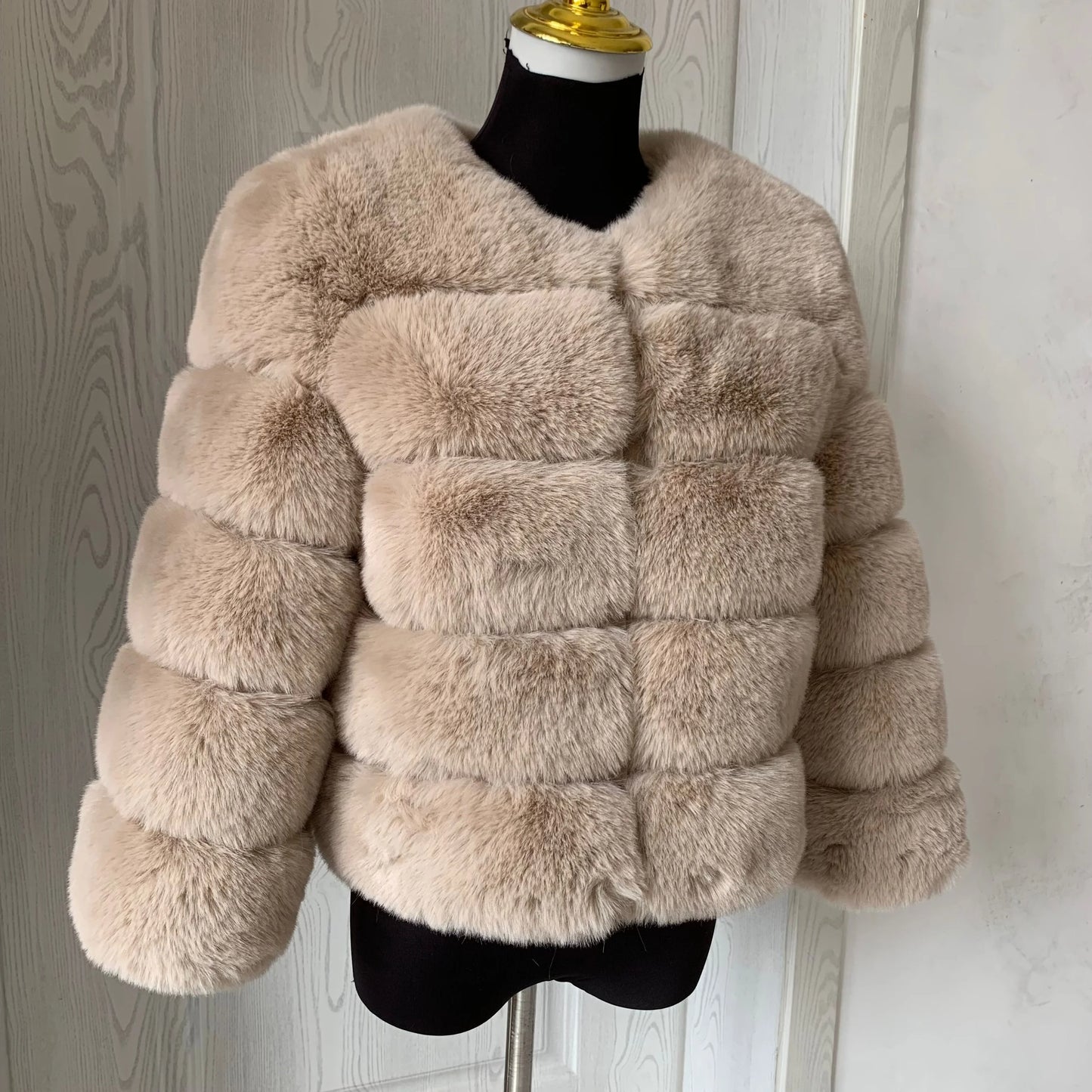 Winter Glam: High Quality Fur Jacket