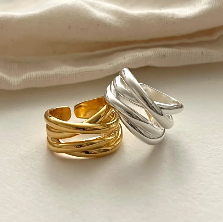 Festive Gold Rings 2025