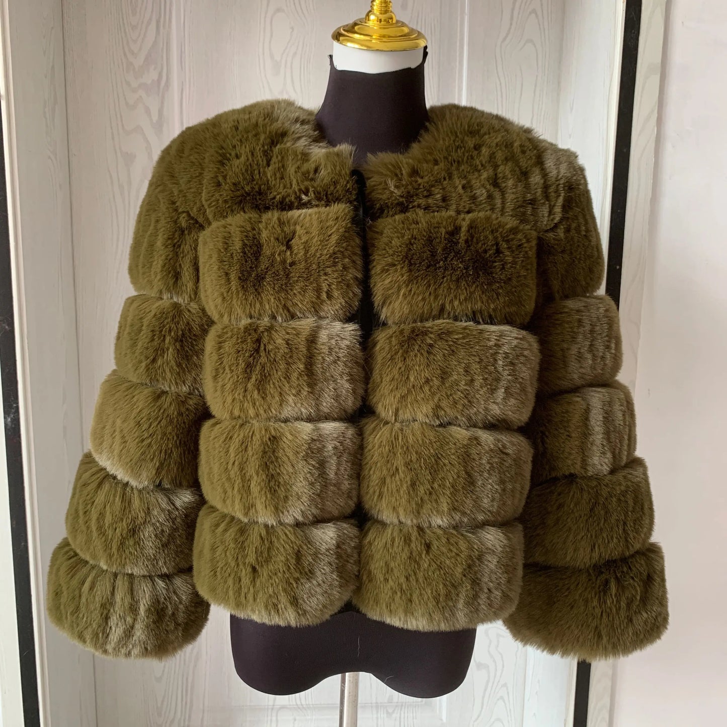 Winter Glam: High Quality Fur Jacket