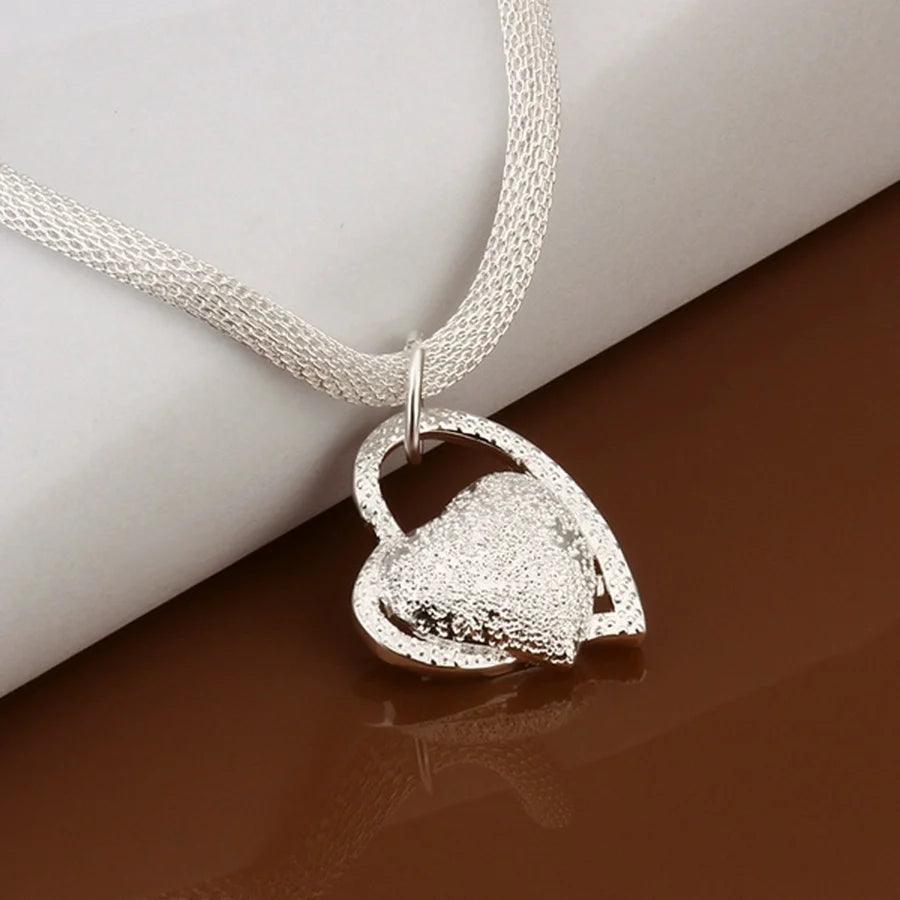 Luxe Lustre: Gorgeous C Necklace