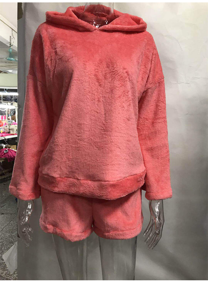 Coral Velvet Pajama Set for Women: Cozy Autumn and Winter Comfort